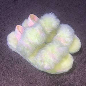 UGG FLUFFY PLATFORM SLIPPERS